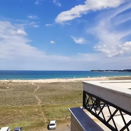 Teos 아파트호텔